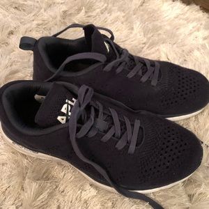 Midnight blue Cashmere knit APL $250 in store